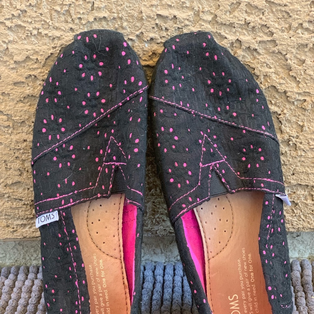 Toms - Picture 4 of 5